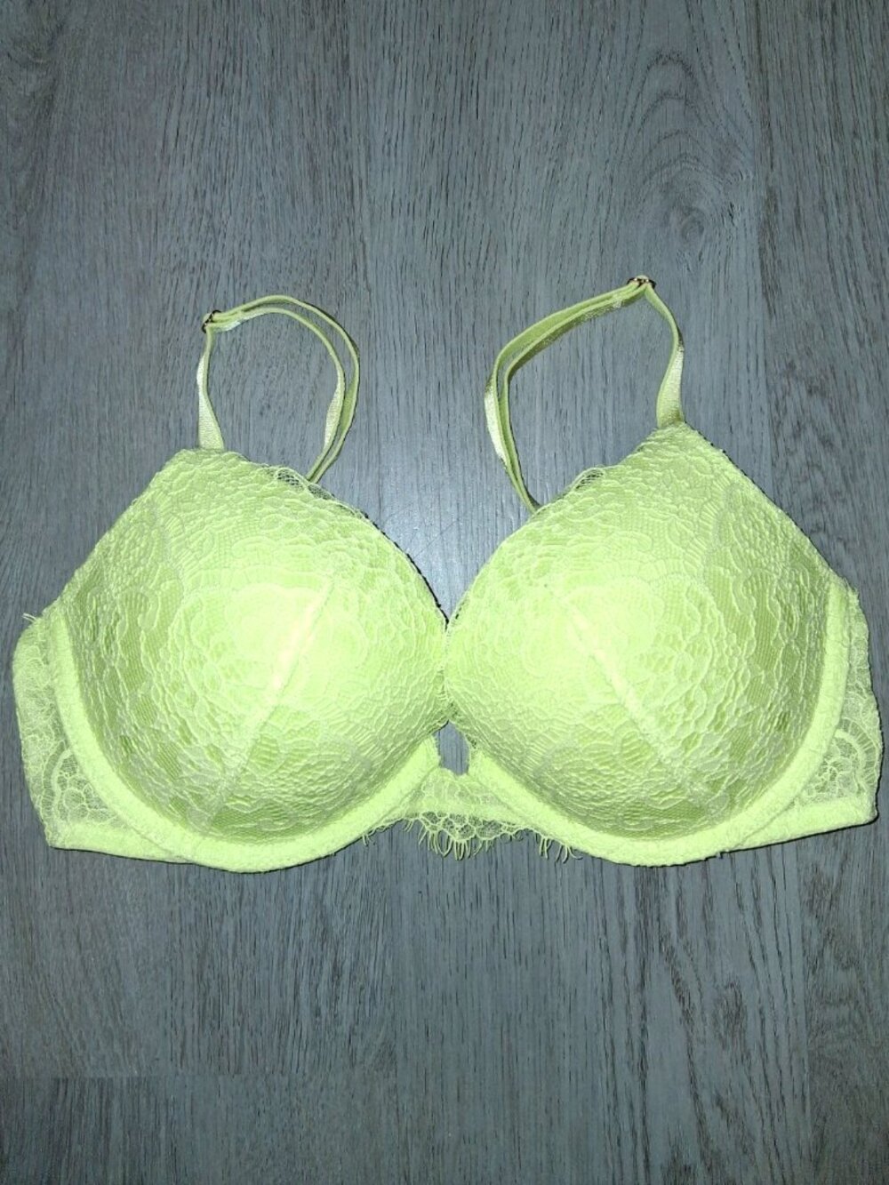 Victoria's Secret Dream Angels Push Up Bra Size 34C Neon Yellow Lace
